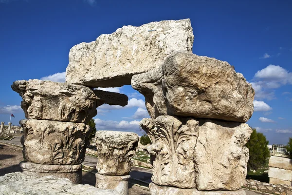 Pieza del templo romano de Hércules en Ammán (Ciudadela) Jordania —  Fotos de Stock