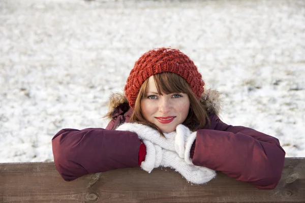 겨울에 귀여운 여자의 초상화 로열티 프리 스톡 이미지