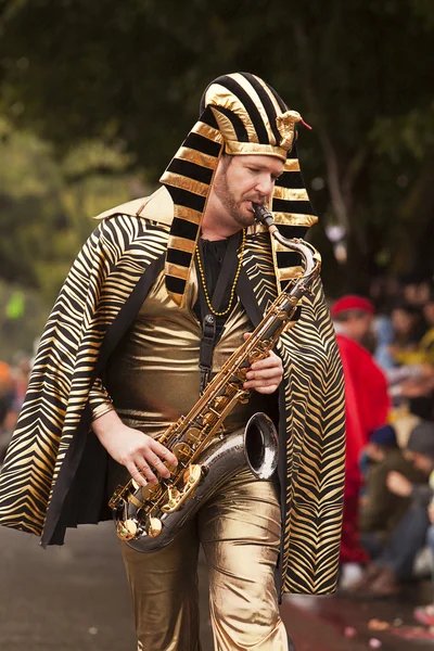 Короля Tut з саксофон — стокове фото