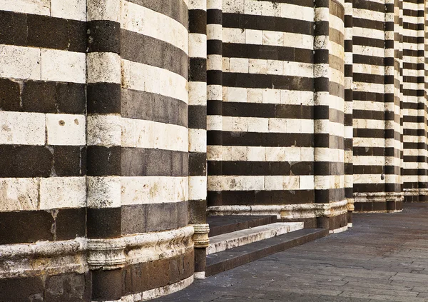 Muren van de kathedraal van orvieto — Stockfoto
