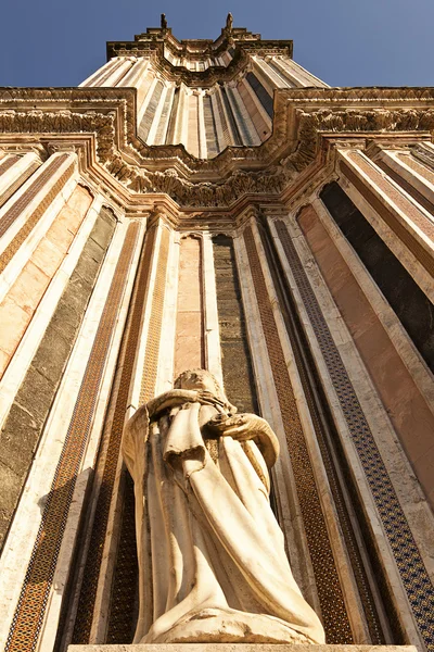 Glockenturm des Domes von Orvieto — Stockfoto