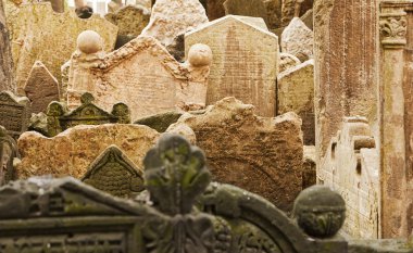 Prag Yahudi mezar taşları