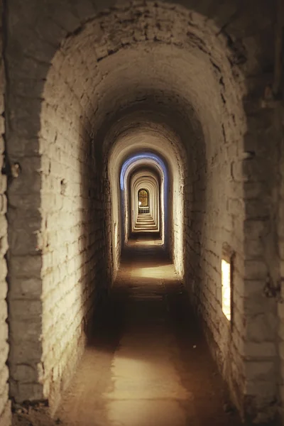 Underjordisk korridor i fästning — Stockfoto