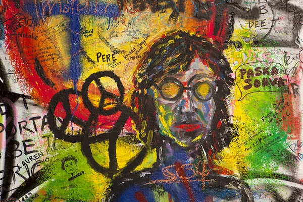 Graffiti a Lennon fal — Stock Fotó
