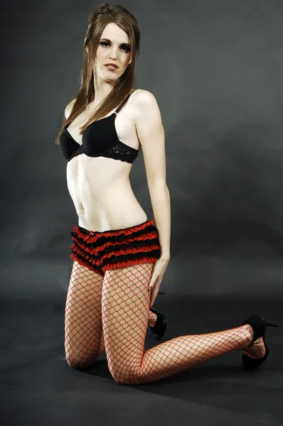 Modelo atraente vestindo lingerie — Fotografia de Stock