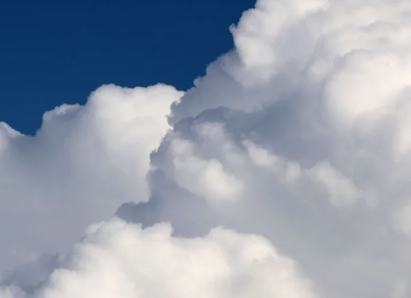 Nubes cúmulos — Foto de Stock