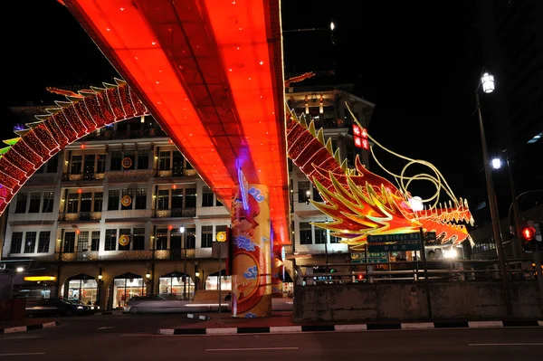 中国新年龙装饰在新桥路 — 图库照片