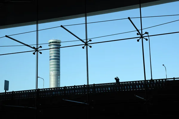 Der Kontrollturm auf dem Flughafen Suvarnabhumi — Stockfoto