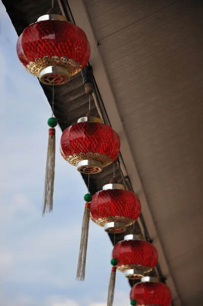 Ljusa röda kinesiska lantern — Stockfoto