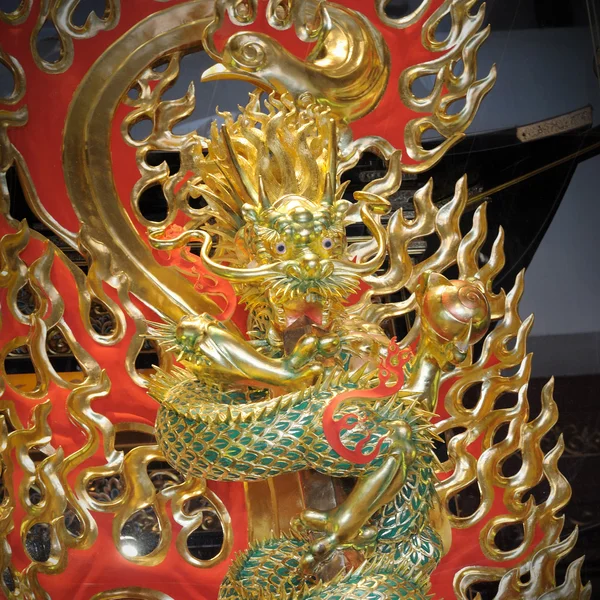 Vackra dragon staty — Stockfoto