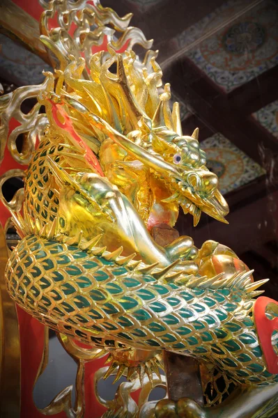 Bela estátua de dragão — Fotografia de Stock