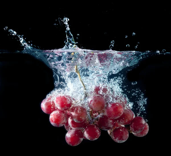 Всплеск свежего винограда — стоковое фото