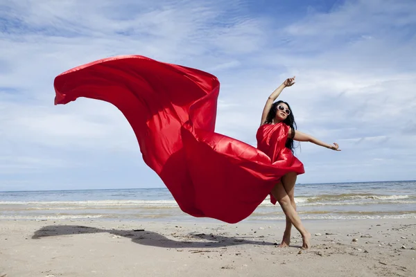 Asiatico donna in rosso — Foto Stock