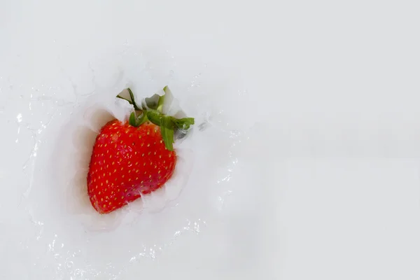 Splash strawberry — Stok Foto
