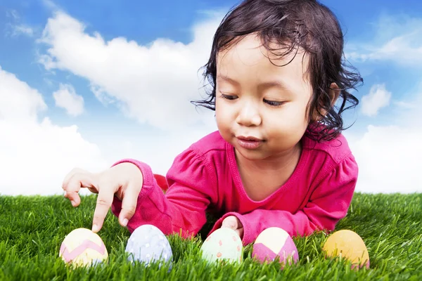 Naučte se počítat velikonoční vajíčka — Stock fotografie
