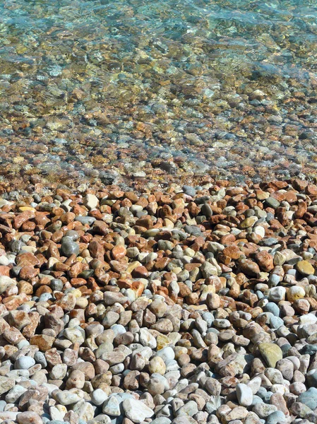 Sea wave incident on the coastal shingle — Stock Photo, Image