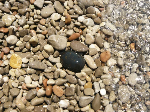 海??在水下的鹅卵石 — 图库照片