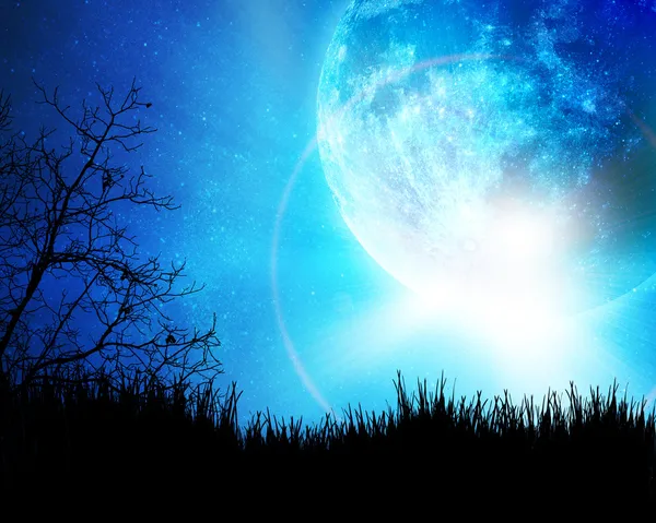 Блакитна ніч з місяцем — стокове фото