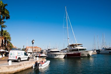 Sotogrande marina ve kentleşme, Endülüs, İspanya. Cebelitarık ve malaga