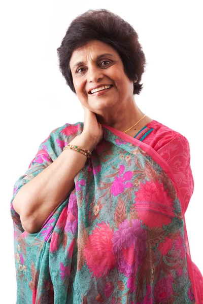 Glad äldre indiska dam — Stockfoto