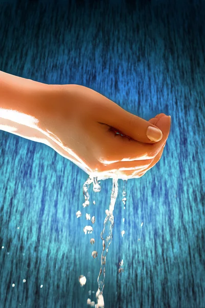 L'eau dans les mains — Photo
