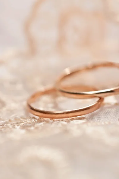 Due fedi matrimoniali — Foto Stock