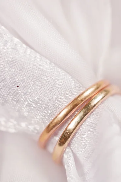 Dos anillos de boda —  Fotos de Stock