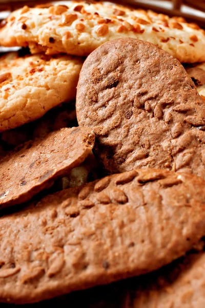 Шоколадное и ореховое печенье — стоковое фото