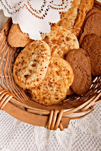 Шоколадне та горіхове печиво — стокове фото