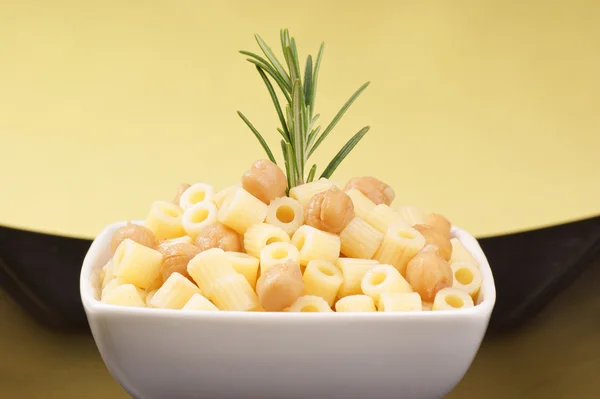 ひよこ豆と ditalini — ストック写真