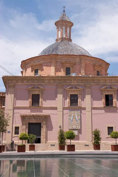 Basilica av vår fru av den forsaken i valencia — Stockfoto