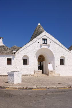 Trullo sovrano (Alberobello, Apulia)