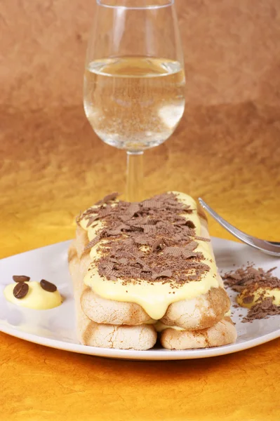 Tiramisù cake with grated chocolate — Stock Photo, Image