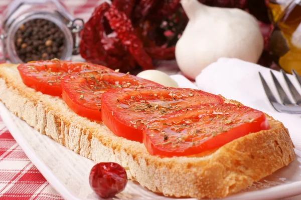 Bruschetta met tomaat en Chili peper — Stockfoto