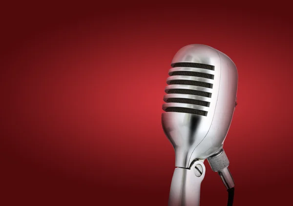 Retro tarzı microphone.red arka plan — Stok fotoğraf