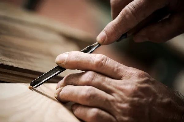 Ręce rzemieślnika — Zdjęcie stockowe