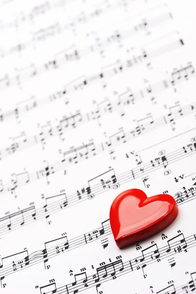 Ik hou van muziek! blad van de muziek met hart — Stockfoto