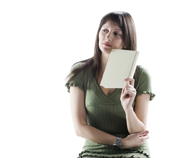 Pensando mulher segurando um livro, capa está em branco — Fotografia de Stock