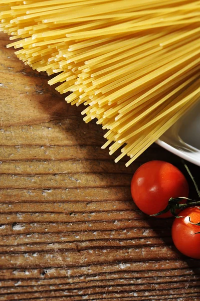 Ongekookte spaghetti noedels — Stockfoto