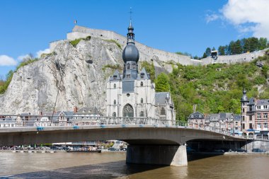 dinant Cityscape, nehir meuse, Belçika