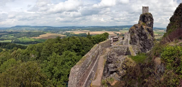 Trosky kasteel in Tsjechische Republiek — Stockfoto