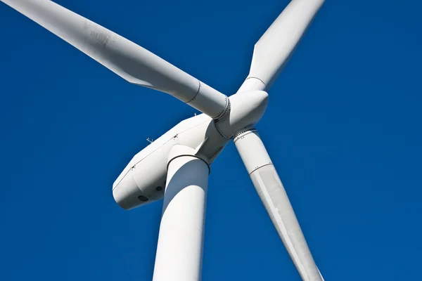 Detalhe de uma grande turbina eólica — Fotografia de Stock