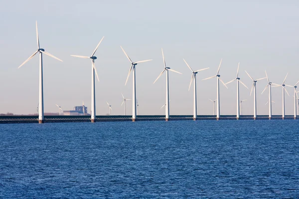 Opravené windturbines v holandské moře — Stock fotografie