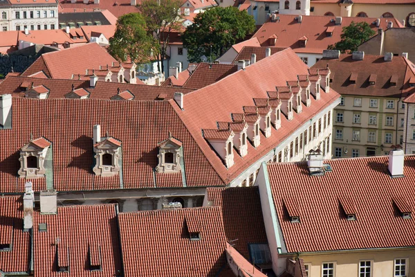 Letecký pohled na domy v praha, Česká republika — Stock fotografie