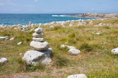 Cairns ve Fransız kıyılarında brittany, taşlar