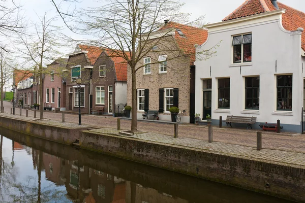 Puerto de Nieuwpoort, una antigua ciudad holandesa — Foto de Stock