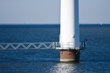 Fundament windturbine Hollandalı denizin içinde