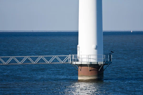 Fundamento de uma turbina eólica no mar dos Países Baixos — Fotografia de Stock