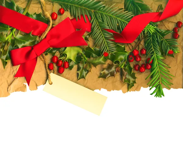 Vintage Boże Narodzenie granica z pustym tagu na białym tle na białym tle, z — Zdjęcie stockowe