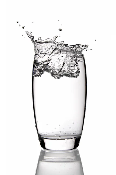 水のガラスのしぶき — ストック写真
